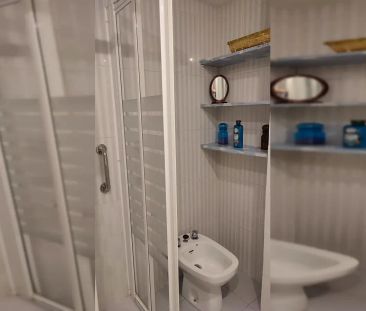 Room in a shared 4-bedroom apartment for rent in Plaza de Toros Vieja, all bills included - Photo 5