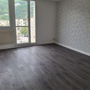 Location Appartement à FONTAINE - Photo 1