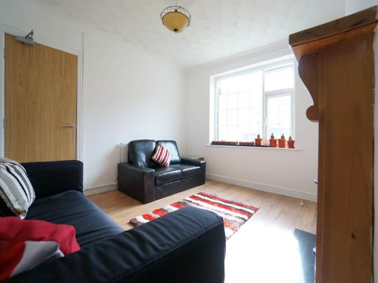 14 Ffordd Tegid - Photo 1