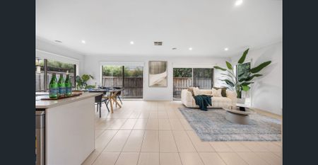 Style & Superb Convenience in Upper Point Cook - Photo 4