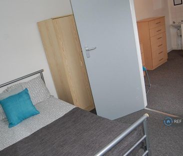 4 bedroom terraced house to rent - Photo 5