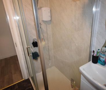 5 bedroom detached house to rent - Photo 6