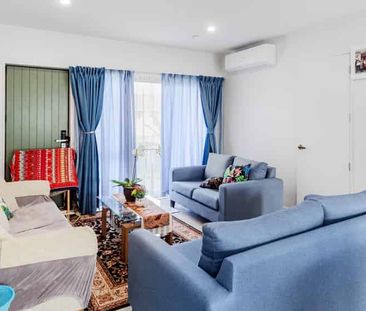 Fully furnished home in Otara! - Photo 2