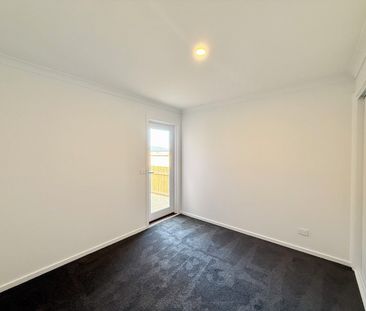 Brand New Family Living in a Thriving Armstrong Creek Pocket - Photo 3