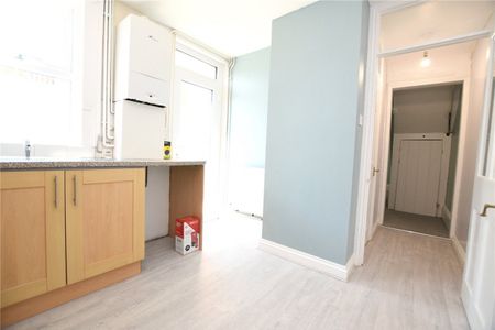 1 Bed Property To Rent - Photo 2