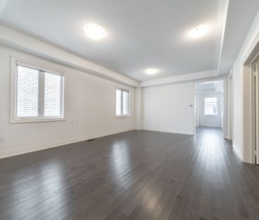 For Lease - 7 Conductor Avenue, Whitchurch-Stouffville, Ontario - Photo 1