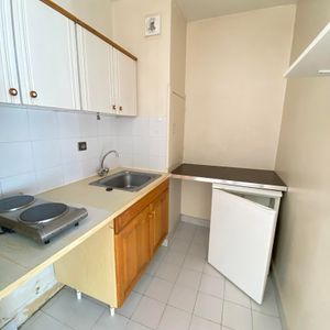 Location Appartement 1 pièce 28m² - Photo 2