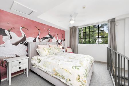 Light modern furnished apartment offering style and privacy - Photo 3