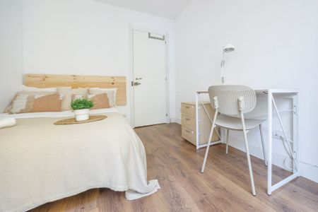 Carrer Guillén Escrivà, Valencia, Valencian Community 46011 - Photo 2