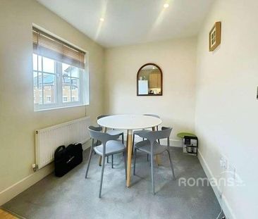 Richards Field, Chineham, Basingstoke, Hampshire, RG24 - Photo 3