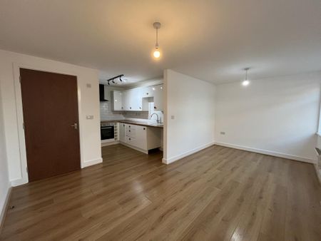 2 bedroom flat to rent - Photo 4