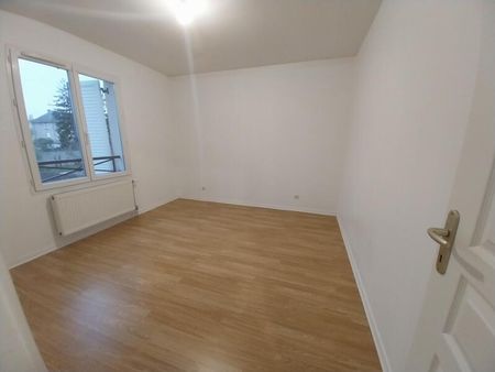 Location Maison 6 Pièces 116 m² - Photo 3