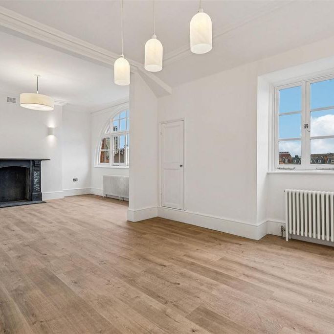 4 bedroom flat to rent - Photo 1