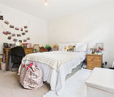 5 bedroom semi-detached house to rent - Photo 4