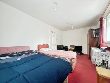 Old Bath Road, Colnbrook, Slough, Berkshire, SL3 0PH - Photo 2