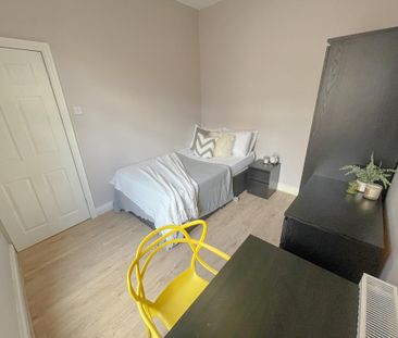 4 bedroom terraced house to rent - Photo 5