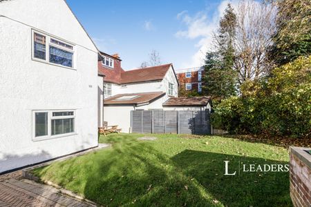 2 bedroom apartment to rent Egmont Road, Sutton, SM2 - Photo 4