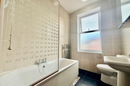 Laburnum Grove - Photo 2