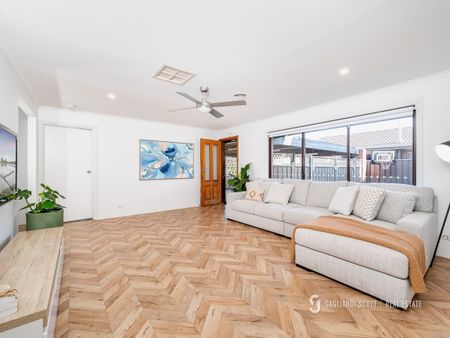 Updated 4 Bedroom Home - GV Health Precinct! - Photo 2