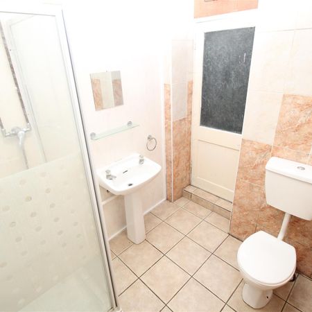 House - Terraced For Rent Laura Street, Pontypridd - Photo 4