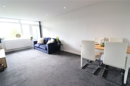 2 Bedroom Flat / Apartment - Bassett Green Village, Southampton - Photo 3