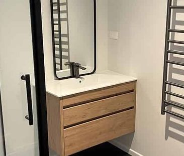 Recently renovated one bedroom flat in Epsom. - Photo 3