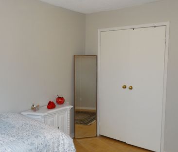 For Lease - 22 Elmpark Court Unit# Main & 2nd Floor, Richmond Hill,... - Photo 6
