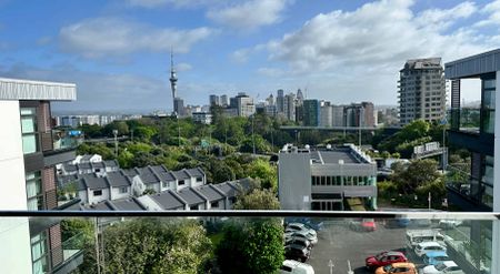 Modern Two Bedroom Apartment - Photo 4