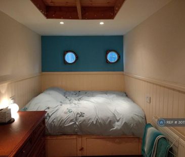 1 bedroom in a house share to rent - Photo 4