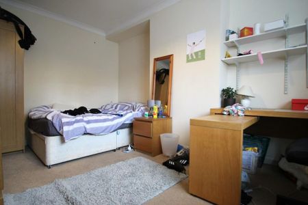 5 bedroom end of terrace house to rent - Photo 5