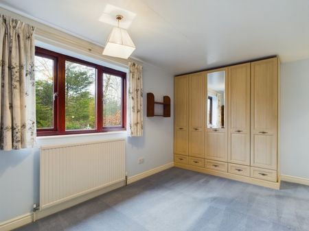 Somerville Court, Cirencester, Gloucestershire, GL7 - Photo 2