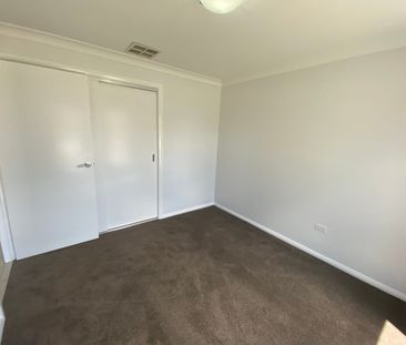 4 BEDROOM HOUSE LOCATED HILLVUE - Photo 4