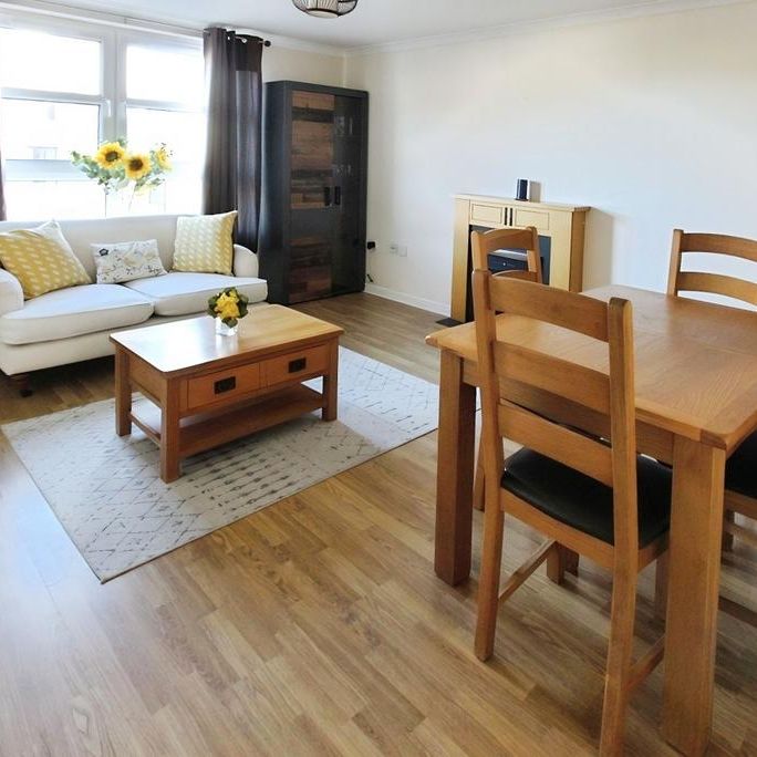 2 bedroom flat to rent - Photo 1