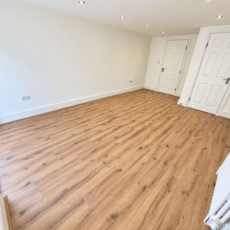 3 bedroom apartment to rent - Photo 1
