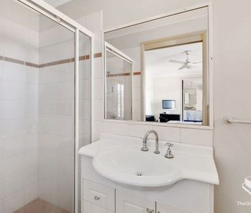 Spacious 3-Bedroom Townhouse to Call Home - Photo 1