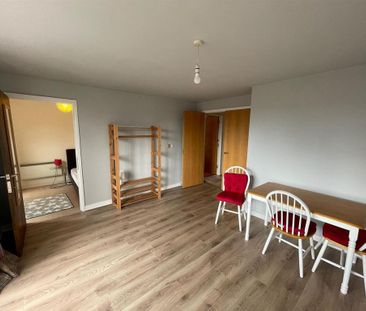 3 bedroom apartment to rent - Photo 3