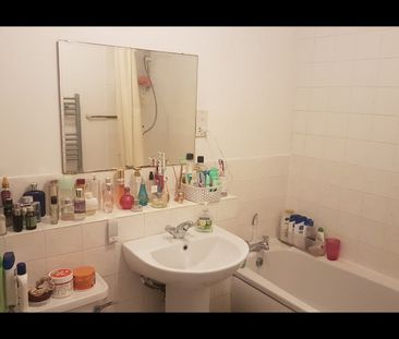 2 Bed Flat, Harlinger Street, SE18 - Photo 6