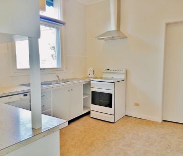 4 Bed, 2 Bath - Photo 6