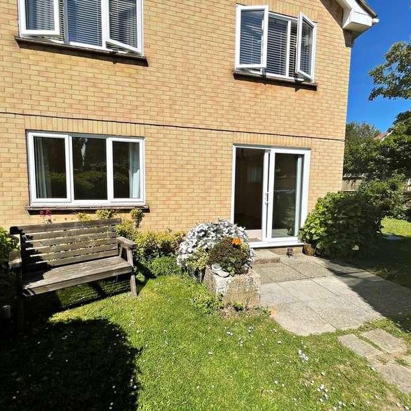 Canberra Court, Bognor Regis, PO21 - Photo 1