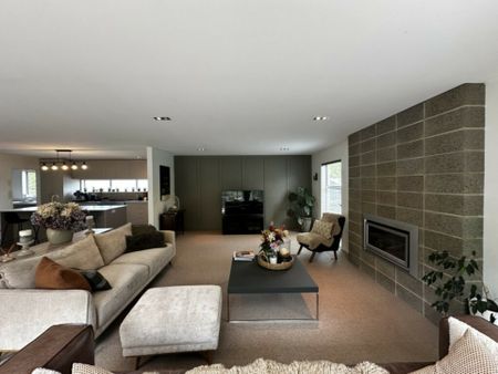 Simply stunning and super private - Photo 2