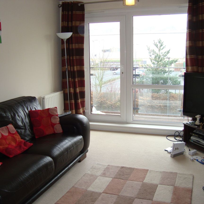 Two Bedroom Apartment for Rent in Hatfield - Photo 1