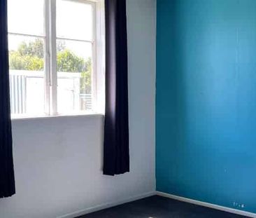 CARTERTON - 2 BEDROOMS - Photo 2