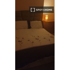 Cozy room in 2-bedroom houseshare in Crumlin, Dublin - Photo 2
