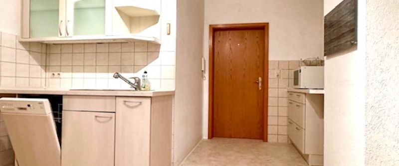 Modernes Tageslichtbad mit Dusche - Einbauküche - 3-Raum-Wohnung in Schlettau im Dachgeschoss! - Photo 1