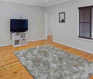 Three Bedroom Home in South Dubbo - Photo 2