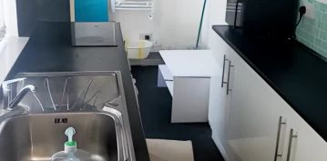 3 Bedrooms - Photo 2