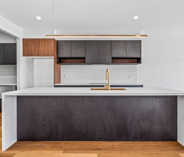 Executive 4 Bedroom Townhouse - Photo 4