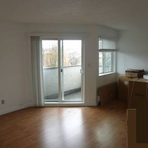 1 bedroom with parking and locker - Photo 2