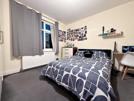 Terraced house to rent - Photo 2