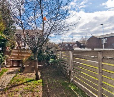 3 Bedroom Semi-Detached House - Photo 2